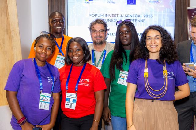Les jeunes ambassadeurs de la Formation professionnelle et technique et la Team TerangaSkills au FII Sénégal 2025