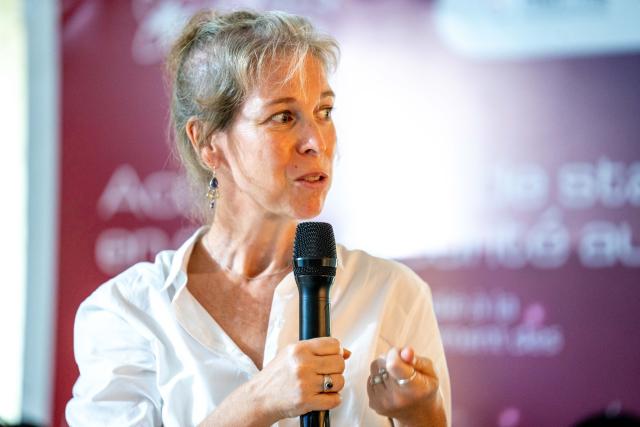 La Représentante régionale de LuxDev pour le Bénin, le Togo et le Niger échange avec les incubés