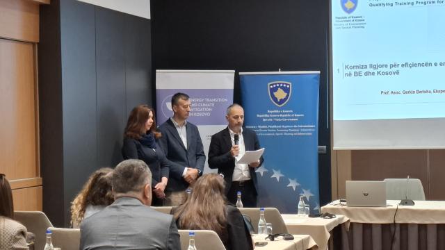 Institutional leaders during the opening of training sessions on HVAC inspections in buildings