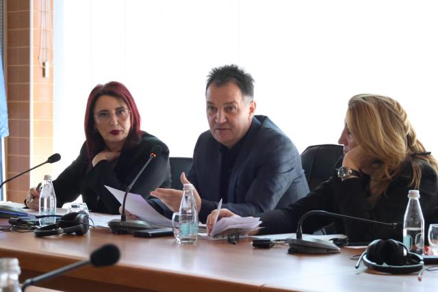 Government officials speaking at the Steering Committee Meeting 